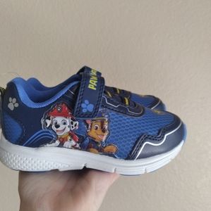 NWT Paw Patrol size 8 velcro tennis shoes